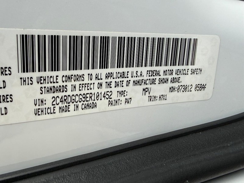 Dodge Grand Caravan Vehicle Full-screen Gallery Image 22