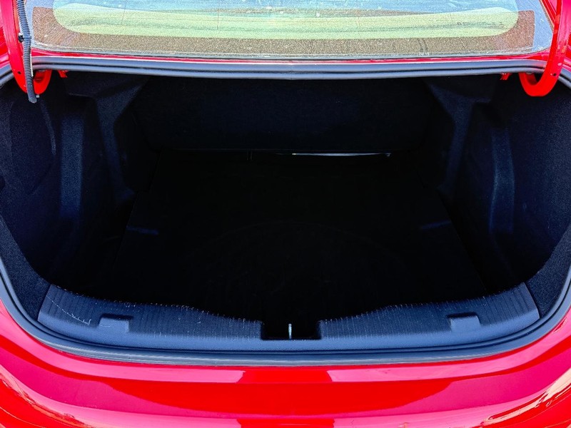 Chevrolet Cruze Vehicle Full-screen Gallery Image 04