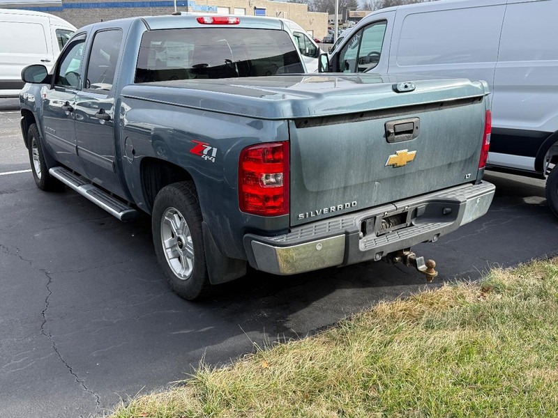 Chevrolet Silverado 1500 Vehicle Full-screen Gallery Image 03