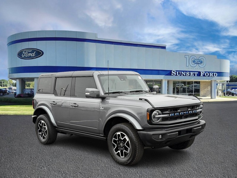 Ford Bronco Vehicle Full-screen Gallery Image 01