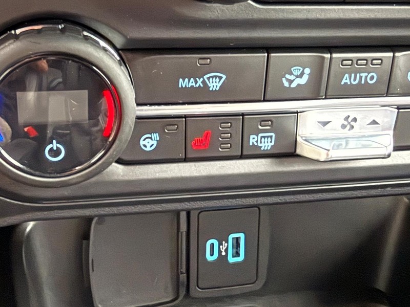 Ford Bronco Vehicle Full-screen Gallery Image 21