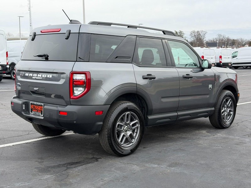 Ford Bronco Sport Vehicle Full-screen Gallery Image 03