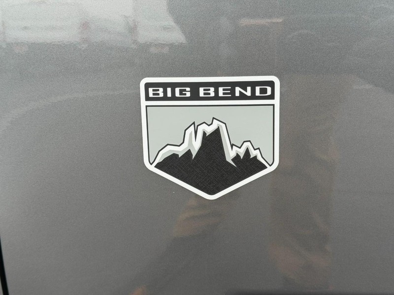 Ford Bronco Sport Vehicle Full-screen Gallery Image 08