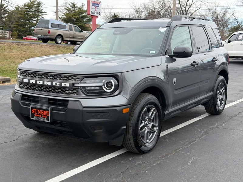 Ford Bronco Sport Vehicle Full-screen Gallery Image 09