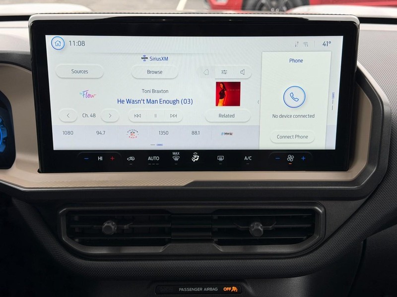 Ford Bronco Sport Vehicle Full-screen Gallery Image 13