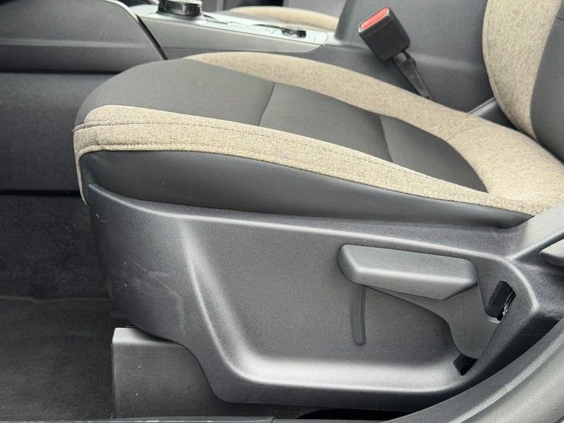 Ford Bronco Sport Vehicle Full-screen Gallery Image 17