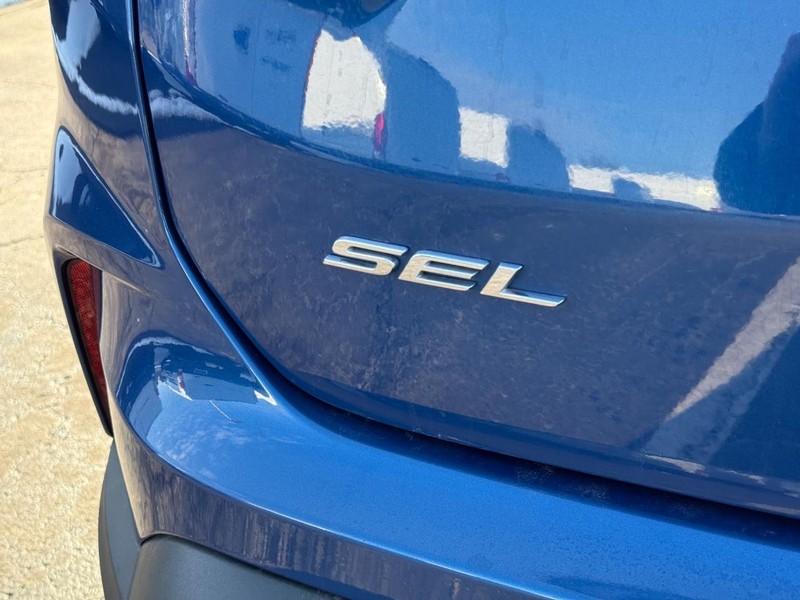 Ford Edge Vehicle Full-screen Gallery Image 06