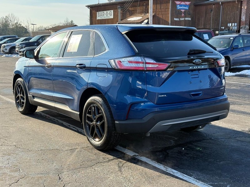 Ford Edge Vehicle Full-screen Gallery Image 07