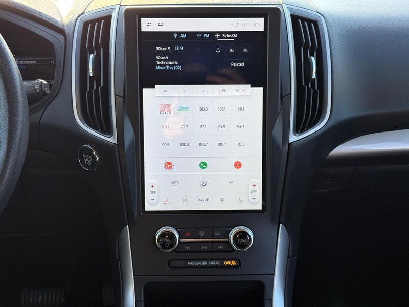 Ford Edge Vehicle Full-screen Gallery Image 14