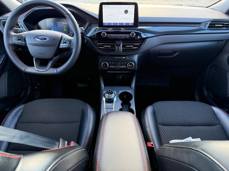 Ford Escape Vehicle Full-screen Gallery Image 11
