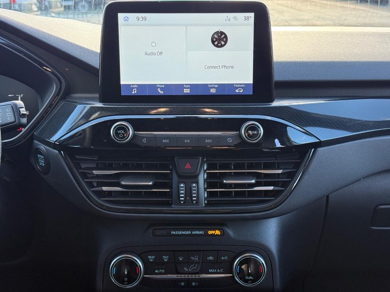 Ford Escape Vehicle Full-screen Gallery Image 13
