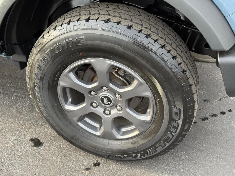 Ford Bronco Vehicle Full-screen Gallery Image 07