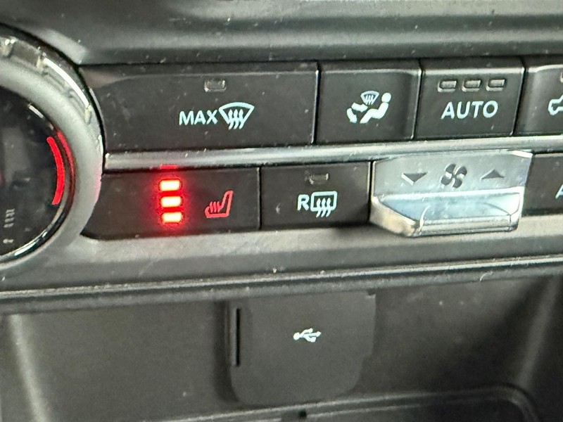 Ford Bronco Vehicle Full-screen Gallery Image 22