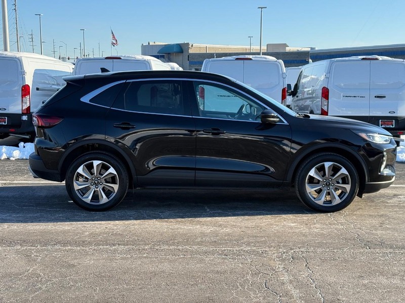 Ford Escape Vehicle Full-screen Gallery Image 02