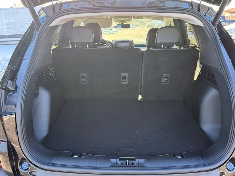 Ford Escape Vehicle Full-screen Gallery Image 04