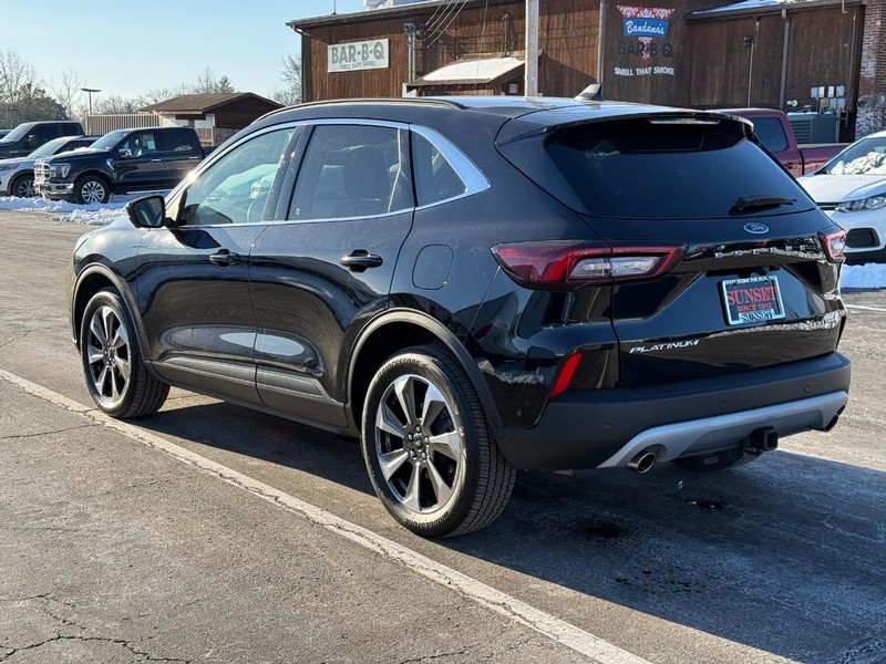 Ford Escape Vehicle Full-screen Gallery Image 06