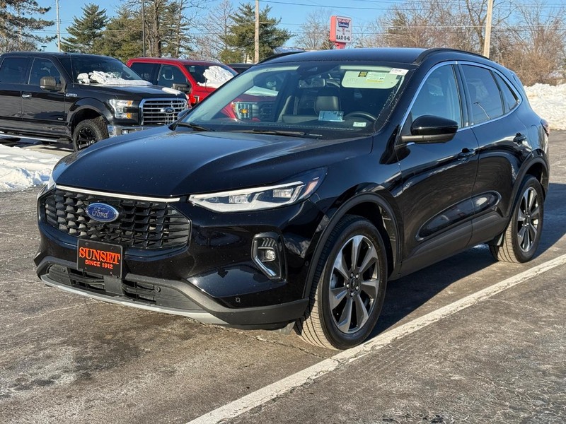 Ford Escape Vehicle Full-screen Gallery Image 07