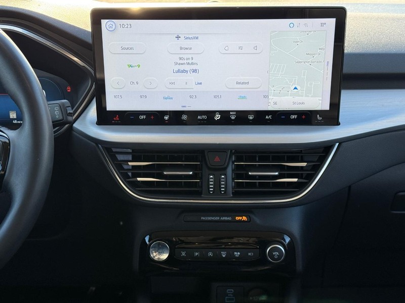 Ford Escape Vehicle Full-screen Gallery Image 12