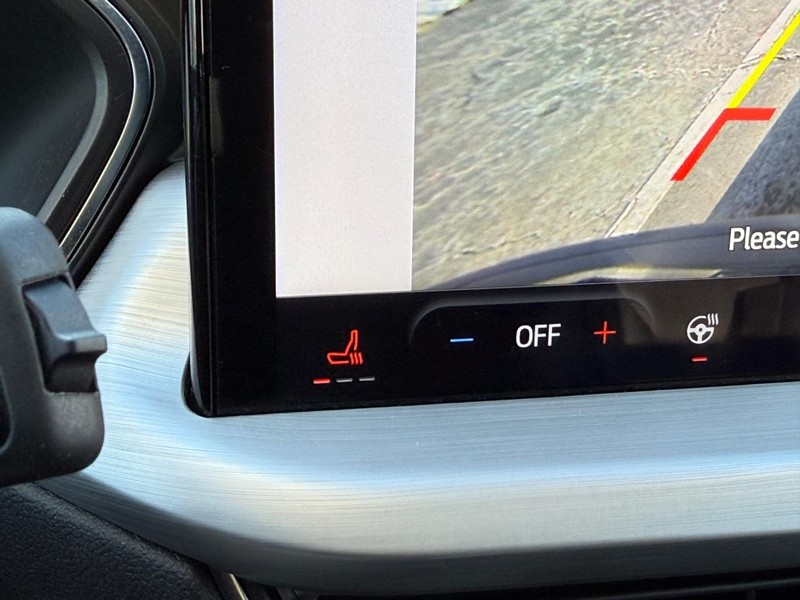 Ford Escape Vehicle Full-screen Gallery Image 22