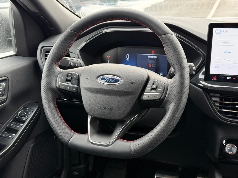 Ford Escape Vehicle Full-screen Gallery Image 13