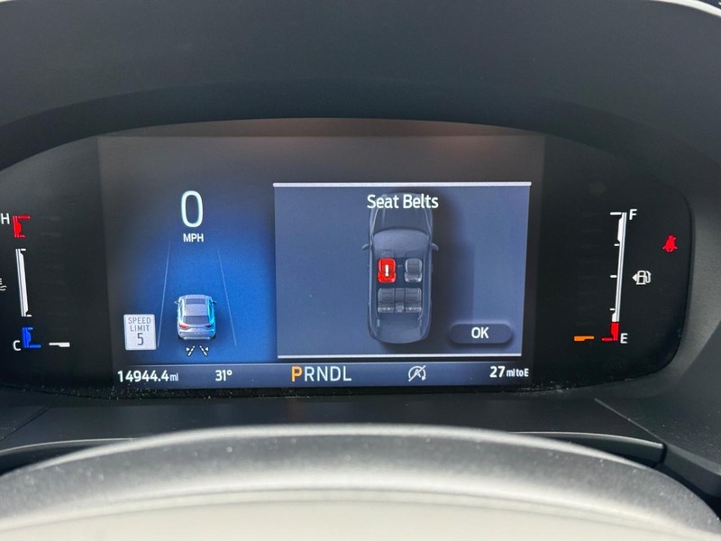 Ford Escape Vehicle Full-screen Gallery Image 20