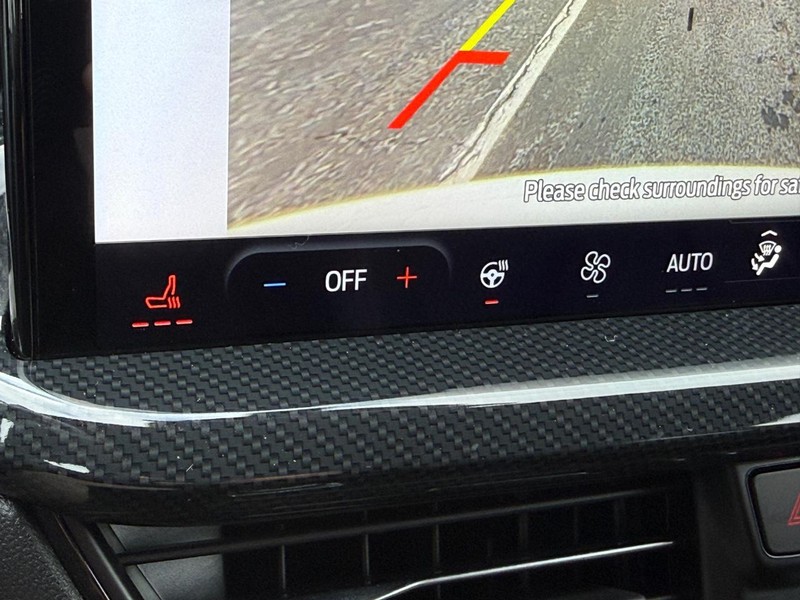 Ford Escape Vehicle Full-screen Gallery Image 23