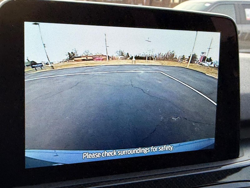 Ford Escape Vehicle Full-screen Gallery Image 21