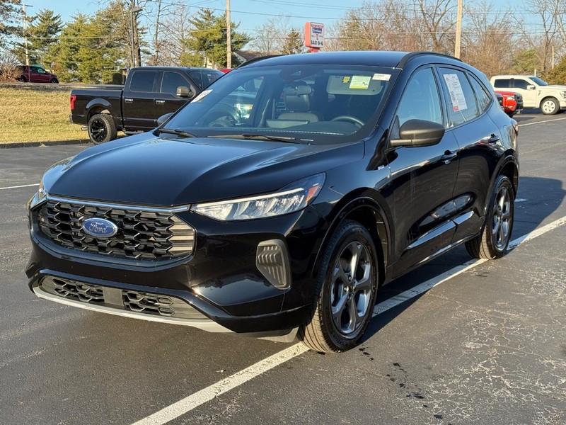 Ford Escape Vehicle Full-screen Gallery Image 08