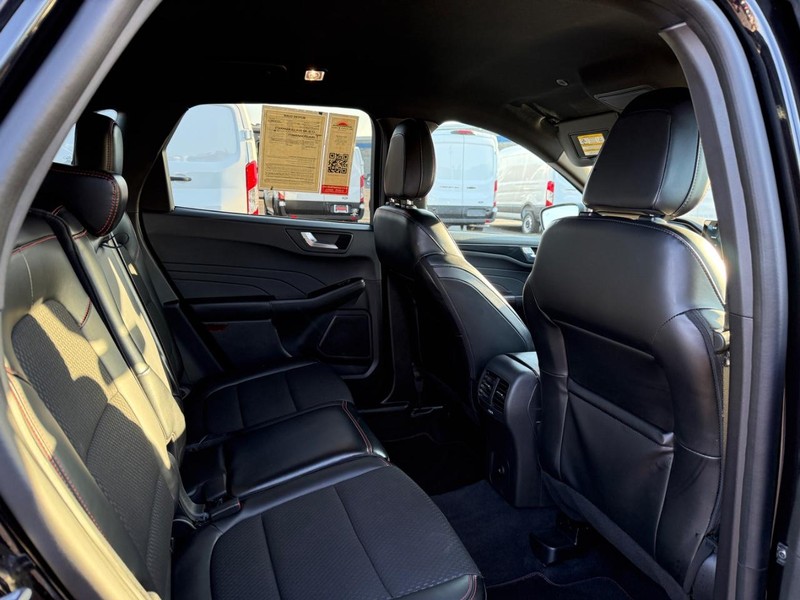 Ford Escape Vehicle Full-screen Gallery Image 10