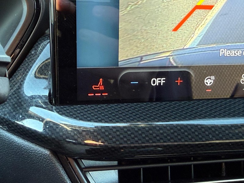 Ford Escape Vehicle Full-screen Gallery Image 22