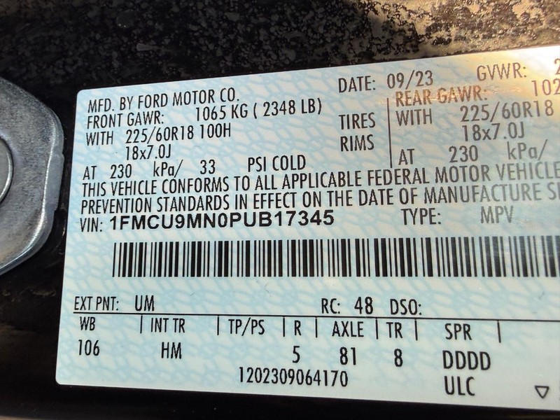 Ford Escape Vehicle Full-screen Gallery Image 23