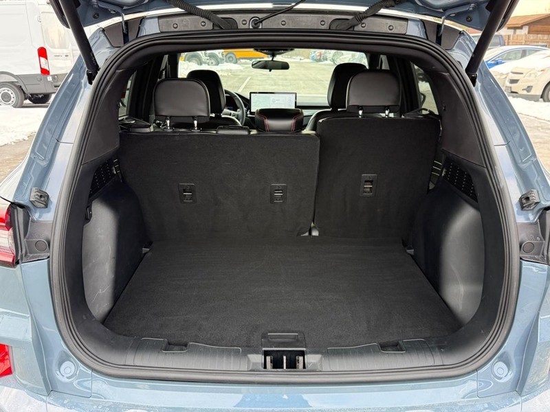 Ford Escape Vehicle Full-screen Gallery Image 04