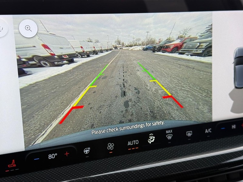 Ford Escape Vehicle Full-screen Gallery Image 21