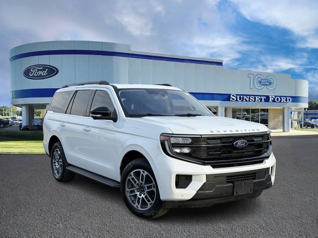 St. Louis MO 2025 Ford Expedition more details - ford expedition