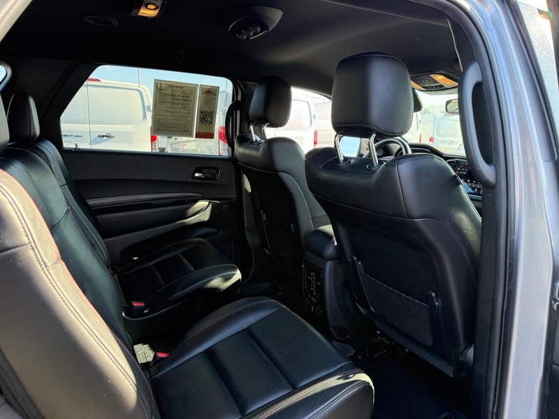 Dodge Durango Vehicle Full-screen Gallery Image 11
