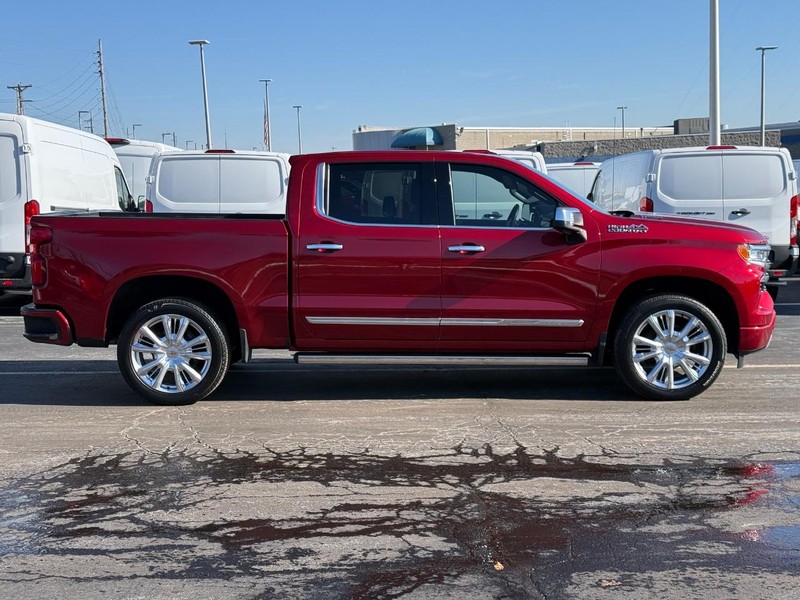 Chevrolet Silverado 1500 Vehicle Full-screen Gallery Image 02