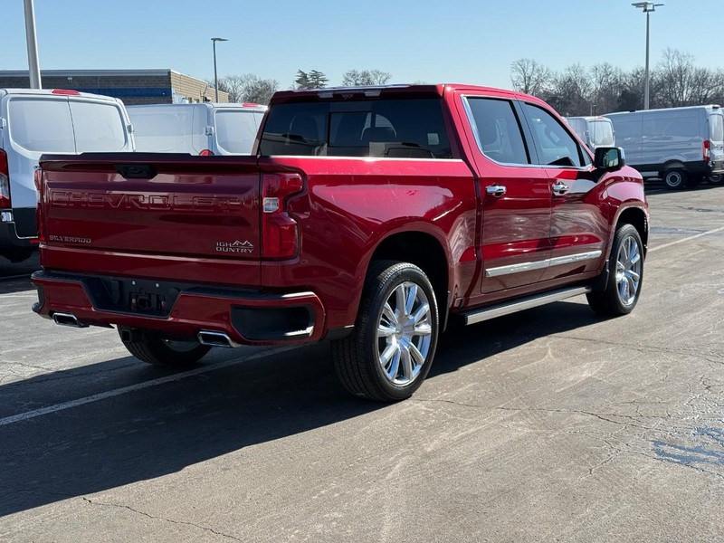 Chevrolet Silverado 1500 Vehicle Full-screen Gallery Image 03