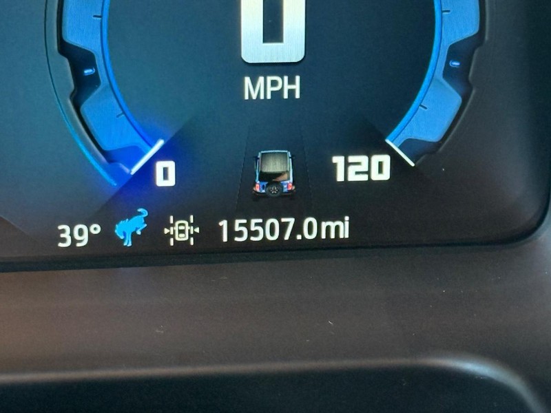 Ford Bronco Vehicle Full-screen Gallery Image 19