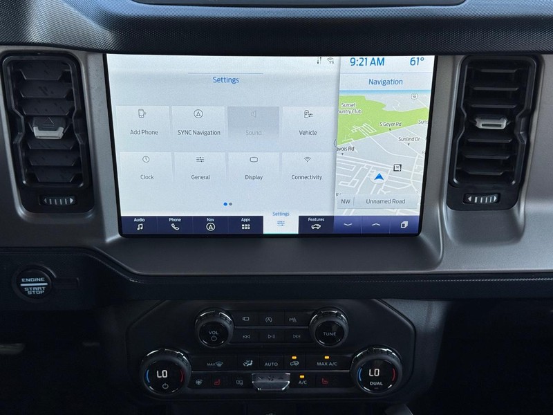 Ford Bronco Vehicle Full-screen Gallery Image 14