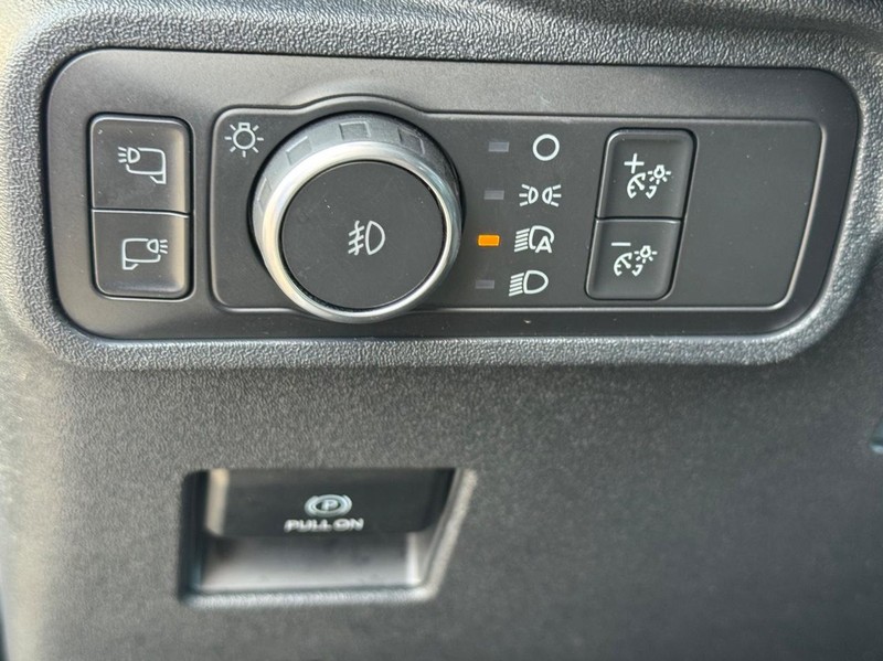 Ford Bronco Vehicle Full-screen Gallery Image 17