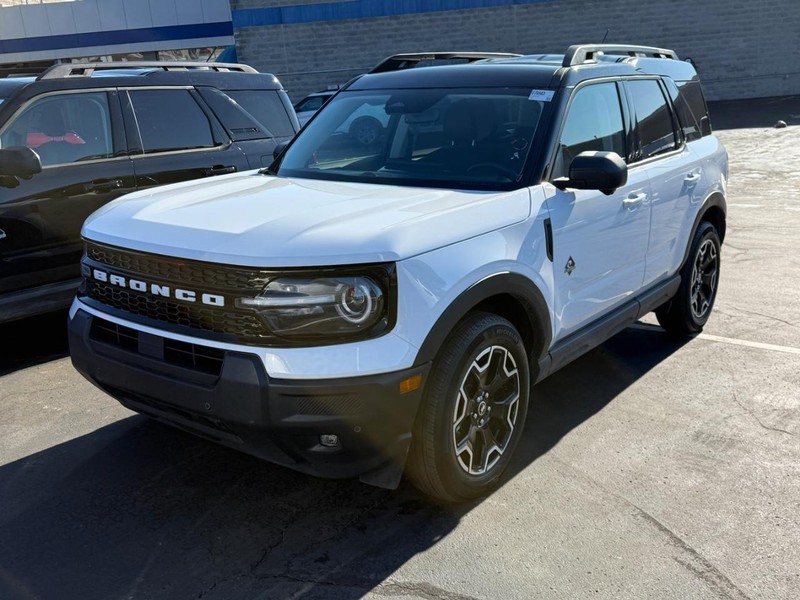Ford Bronco Sport Vehicle Full-screen Gallery Image 02