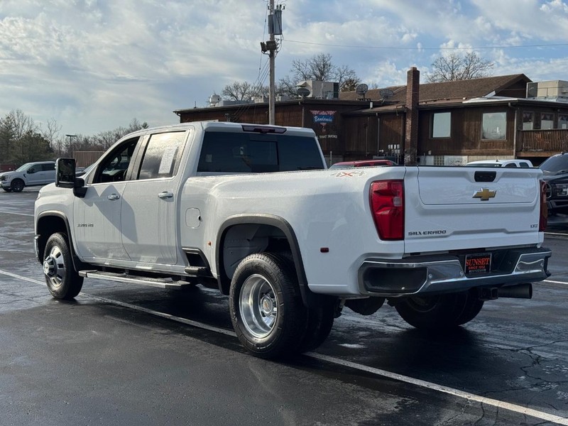 Chevrolet Silverado 3500HD Vehicle Full-screen Gallery Image 07
