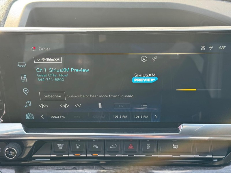 Chevrolet Silverado 3500HD Vehicle Full-screen Gallery Image 18