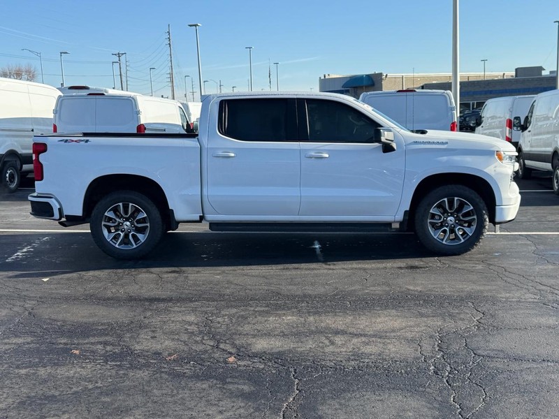 Chevrolet Silverado 1500 Vehicle Full-screen Gallery Image 02
