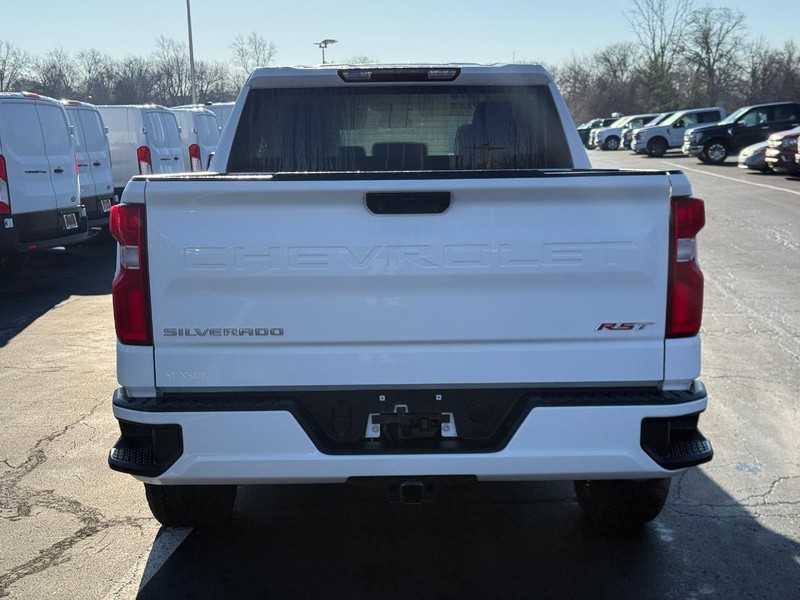 Chevrolet Silverado 1500 Vehicle Full-screen Gallery Image 05