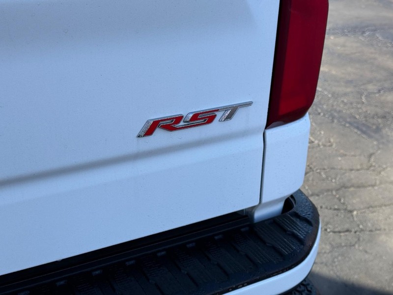 Chevrolet Silverado 1500 Vehicle Full-screen Gallery Image 06