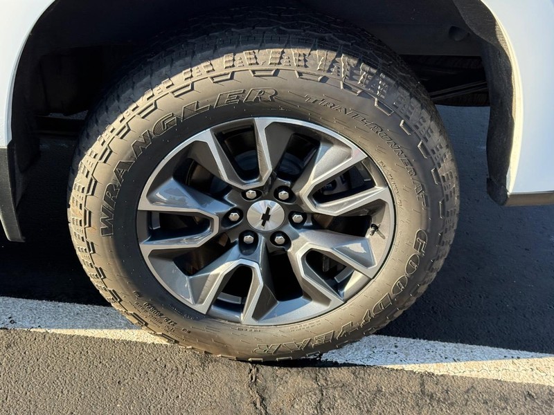 Chevrolet Silverado 1500 Vehicle Full-screen Gallery Image 08