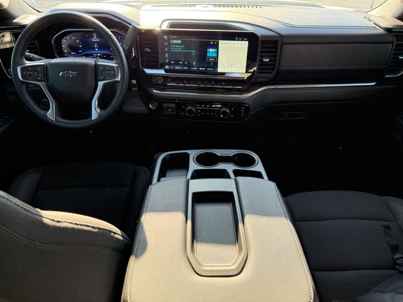 Chevrolet Silverado 1500 Vehicle Full-screen Gallery Image 13