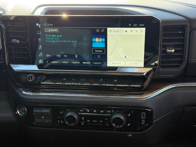 Chevrolet Silverado 1500 Vehicle Full-screen Gallery Image 15