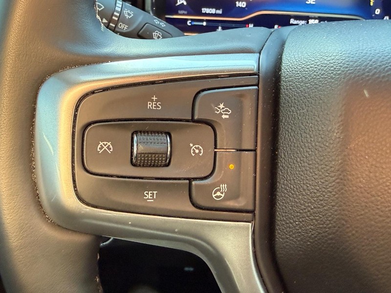 Chevrolet Silverado 1500 Vehicle Full-screen Gallery Image 19